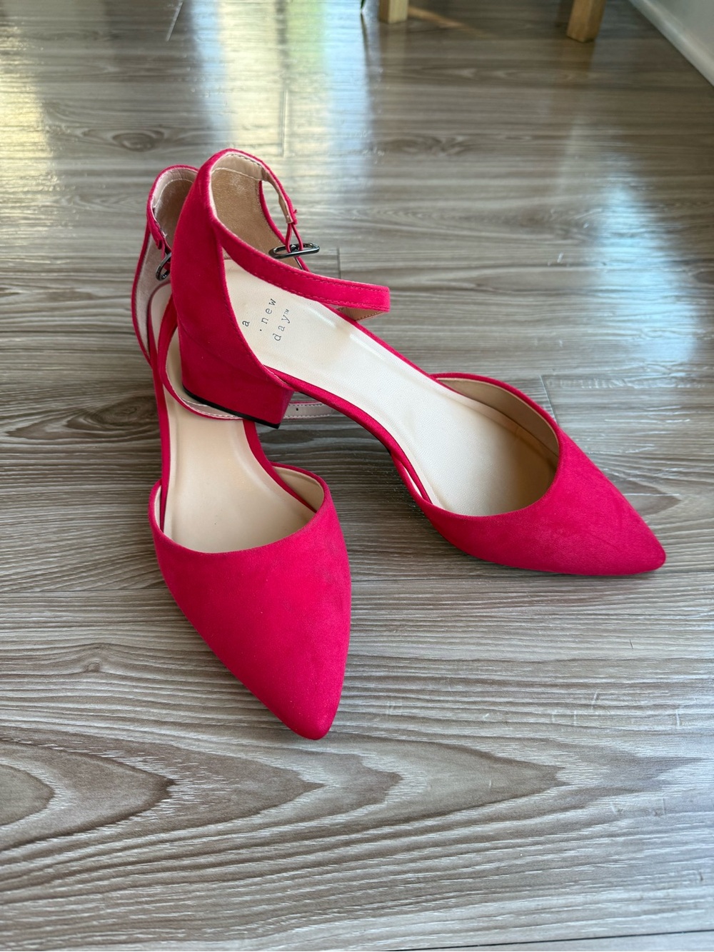 A New Day Women’s Red Pointed-Toe Block Heel Shoes – Size 8.5 ❤️